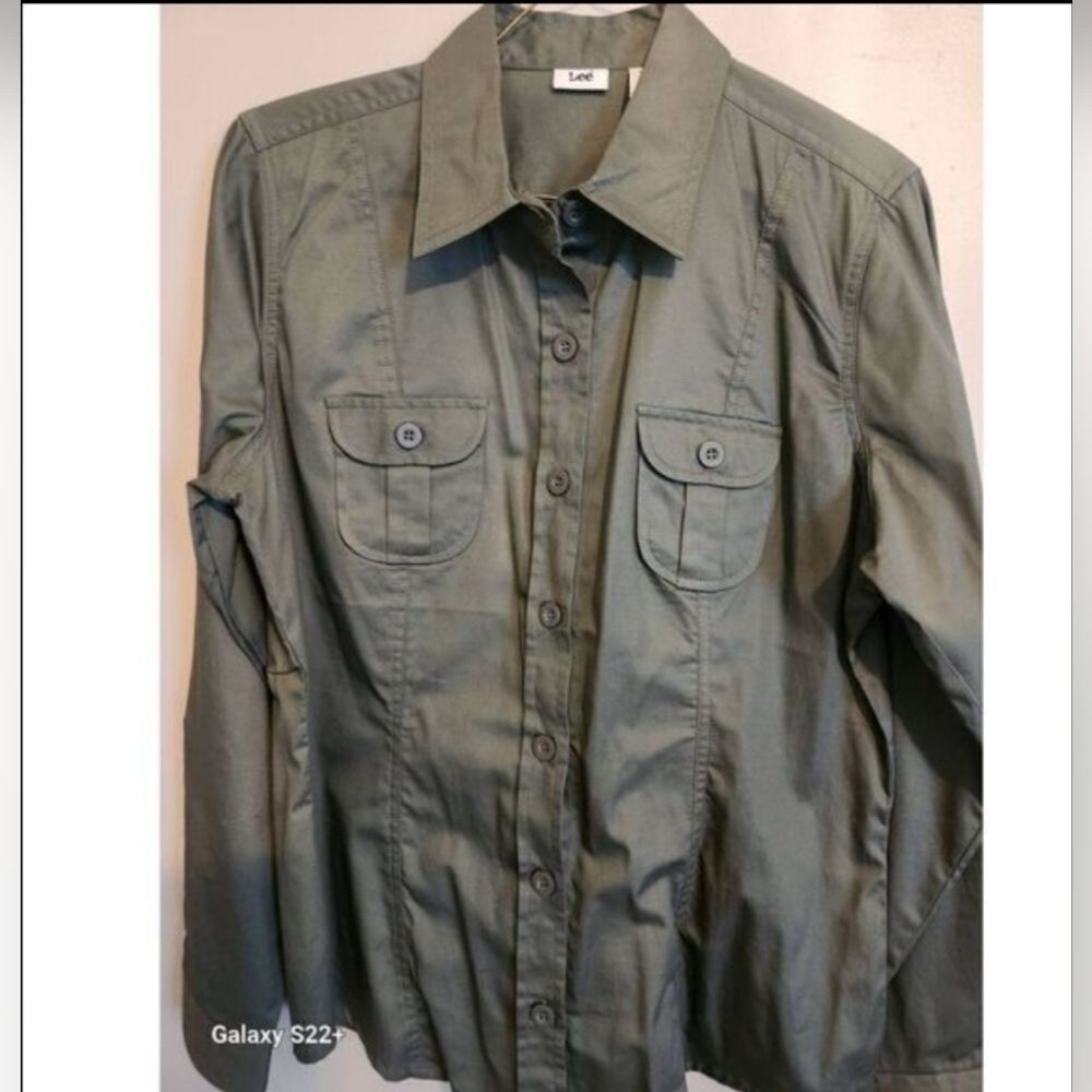 M6 LEE Olive Green Button-down Safari Styl Shirt Button pockets Roll Tab Sleeves